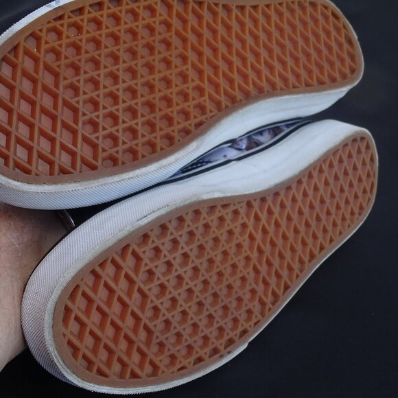 VANS ASPCA Limited Edition Cat Sneakers Women 7 NWOT - Picture 7 of 9